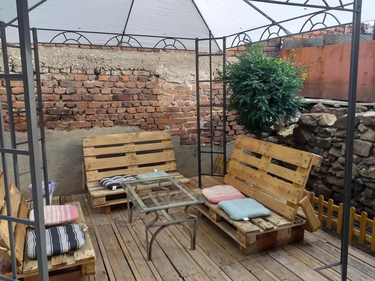 Entire Central House With Guest Rooms & Garden София Экстерьер фото
